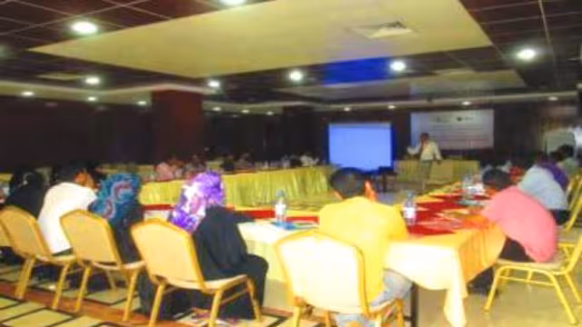 منظمة أبعاد ومؤسسة آريكس ينفذان دورة تدريبية للشباب الناشطين في وسائل الإعلام الجديد بعدن
