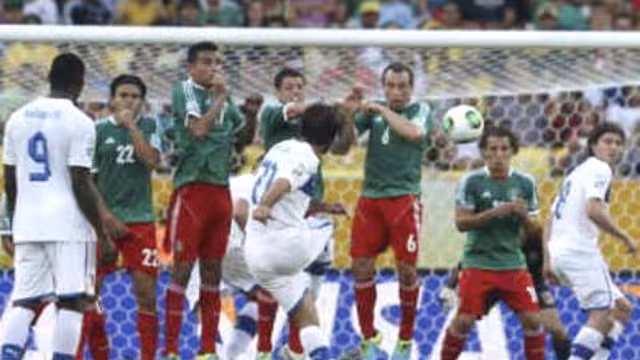 كأس القارات: ايطاليا تفوز على المكسيك واسبانيا تهزم أوروجواي