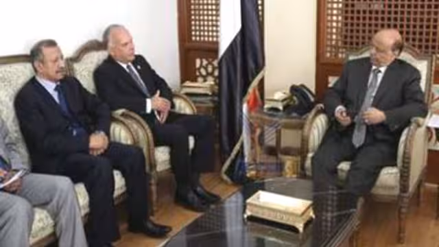 الرئيس هادي يستقبل السفير السويدي غير المقيم لدى اليمن