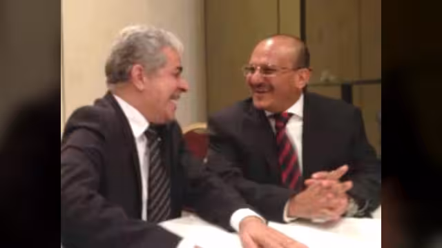 حمدين صباحي في صورة مثيرة مع ابن شقيق علي عبدالله صالح