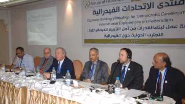 محافظ تعز والسفير الكندي يدشنان ورشة عمل بالتجارب الدولية حول الفدرالية