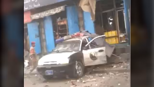 مقتل 3 جنود وإصابة آخرين بصنعاء في انفجار عبوة ناسفة على سيارة شرطة النجدة