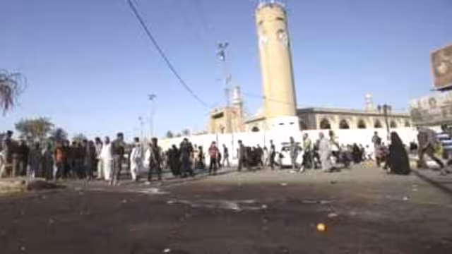 تفجير يستهدف مسجد أبو بكر الصديق في دي إلى يودي بحياة 20 شخص