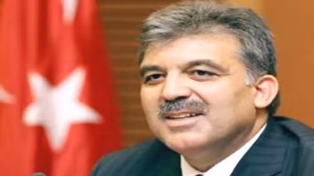 الرئيس التركي عبدالله غل يقدم مقترحات للخروج من الازمة في مصر