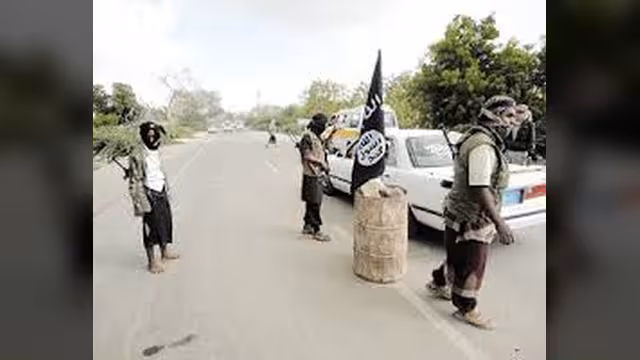 أحد عناصر القاعدة في اليمن يسلم نفسه لأمن عدن ويعلن توبته من الإرهاب