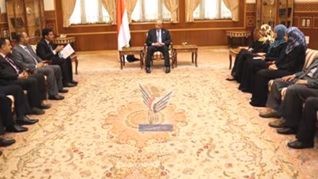 الرئيس هادي يلتقي تحضيرية الشباب ويتسلم مصفوفة بناء لـ«القرن الحادي والعشرين»‏