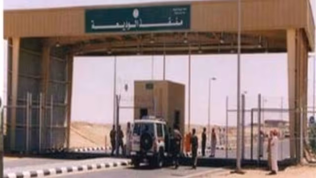 العثور على ست جثث لجنود مكبلي الأيدي والأرجل في منفذ الوديعة الحدودي بحضرموت