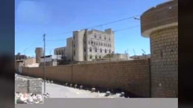 البيضاء: مسلحون مجهولون يهاجمون مبنى الأمن السياسي بقذيفة صاروخية