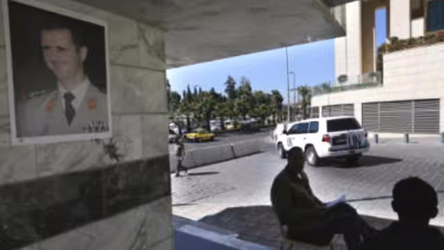 وصول 14 خبيرا دوليا بتدمير الكيميائي إلى بيروت في طريقهم إلى سوريا