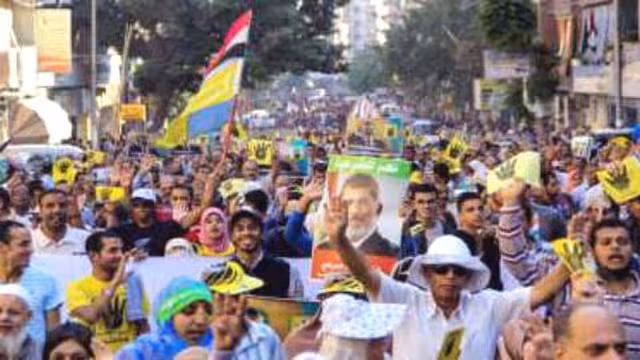 اتساع المظاهرات بمصر والأمن يفرق بعضها