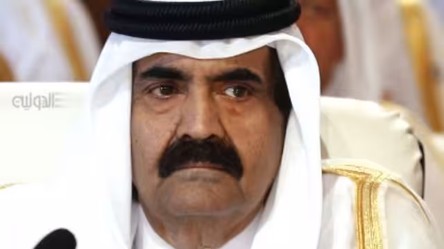 أمير قطر السابق يعود إلى الأضواء عبر عرس جماعي كبير في اليمن