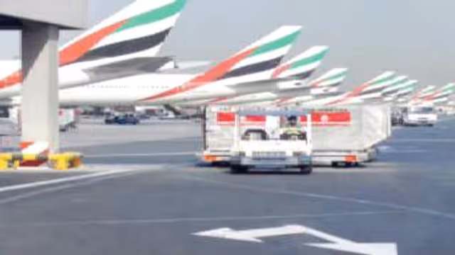 طيران الأمارات تفاوض بوينج لشراء 100 طائرة ذات المسافات الطويلة
