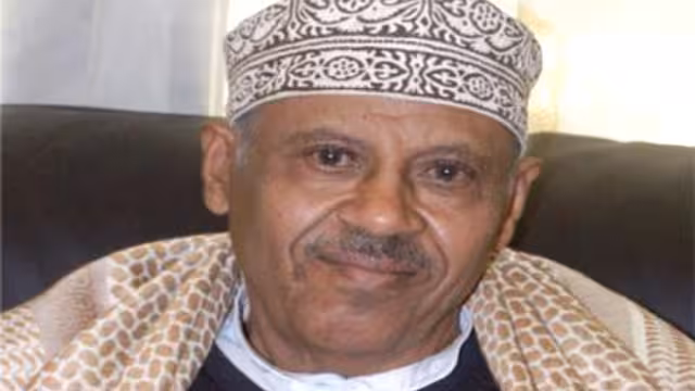 جامعة الحديدة تمنح الفنان أيوب طارش عبسي الدكتوراة الفخرية