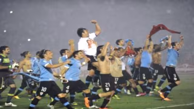 أورغواي تتعادل مع الأردن وتتأهل إلى المونديال