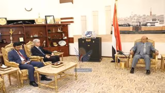 الرئيس هادي يستقبل رئيس دائرة الشرق الأوسط في مجموعة توتال ويؤكد تعديل الأسعار
