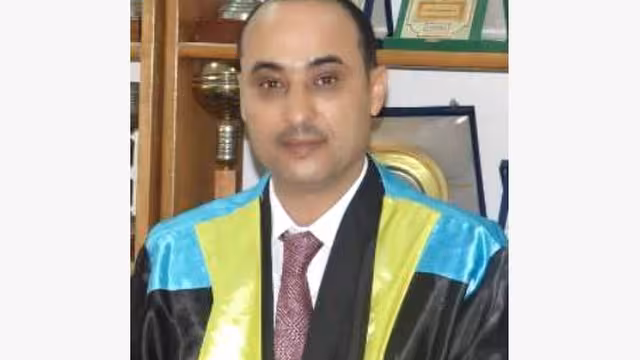 الباحث الحالمي يحصل على الدكتوراه من جامعة السويس حول السياسة الأمريكية تجاه اليمن