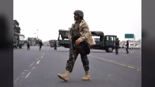 اليمن يبدأ محاكمة 3 سعوديين بتهمة الاشتراك في عصابة مسلحة تتبع تنظيم القاعدة
