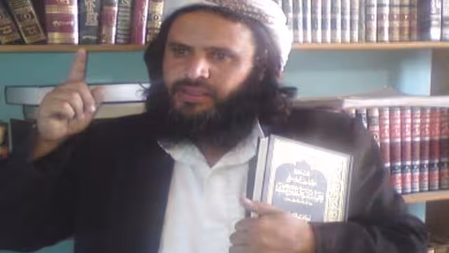 قيادي بارز في تنظيم القاعدة يبرأ  إلى الله من أستهداف مجمع العرضي ومنفذوه لا يملكون ذرة رجولة