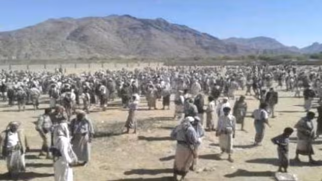شبوة: جموع غفيرة تشيع السفير الاحول  إلى مثواه الاخير