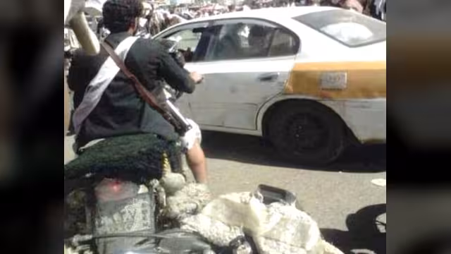 صحيفة تنشر صورة لمشتبه بتنفيذه عملية اغتيال في صنعاء