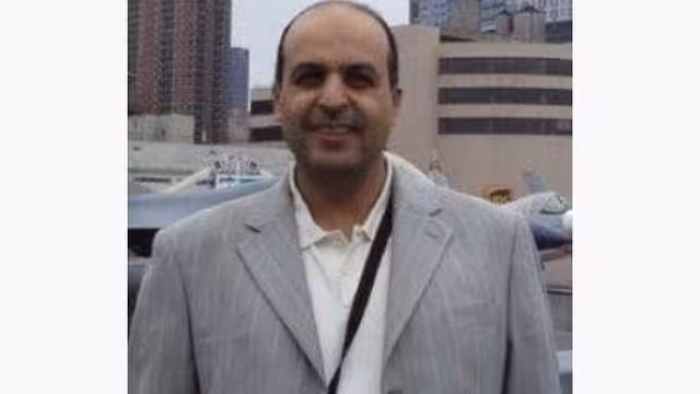 أول عملية زراعة كلى بالمستشفى العسكري بصنعاء برئاسة الدكتور خالد باكر