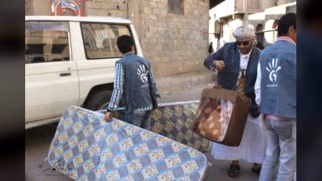 بصمة وجود تنفذ حملة توزيع بطانيات الشتاء في أمانة العاصمة