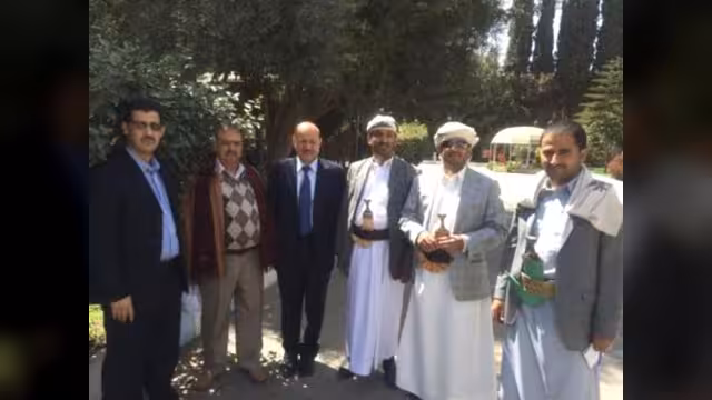 صالح يوجه إعلام المؤتمر واليمن اليوم بعدم تناول ما جرى لـ«أولاد الأحمر»  ‏