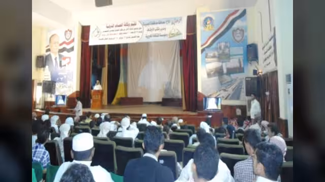 تدشين الدفعة الاولى من نظام التفويج الجماعي للمعتمرين بالحديدة