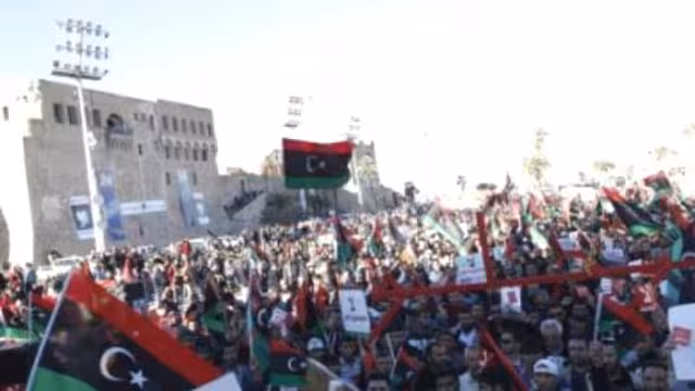 البرلمان الليبي يوافق على اجراء انتخابات "في اسرع وقت" وسط غضب شعبي