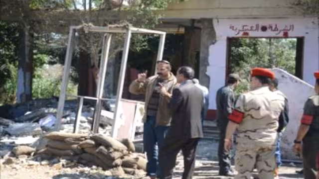 مقتل ستة جنود مصريين والجيش يتهم الإخوان