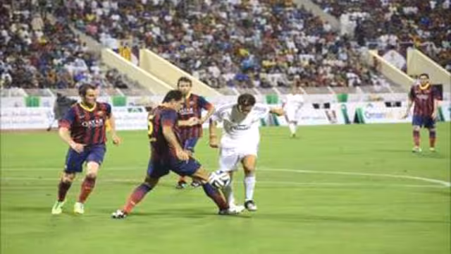 بالفيديو: فوز قدامى برشلونة على نظرائهم في ريال مدريد