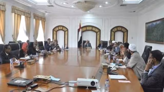 لجنة صياغة الدستور تنتخب رئيساً ونائباً ومقرراً لها (الأسماء)