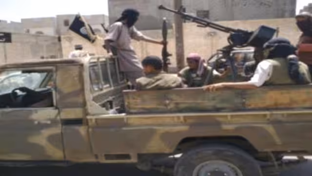 ماذا وراء عودة نشاط القاعدة بجنوب اليمن؟