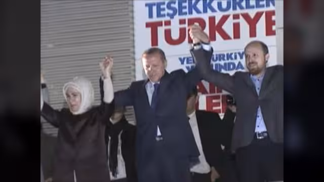 حزب العدالة يفوز بـ46% بانتخابات تركيا وأردوغان يحتفل