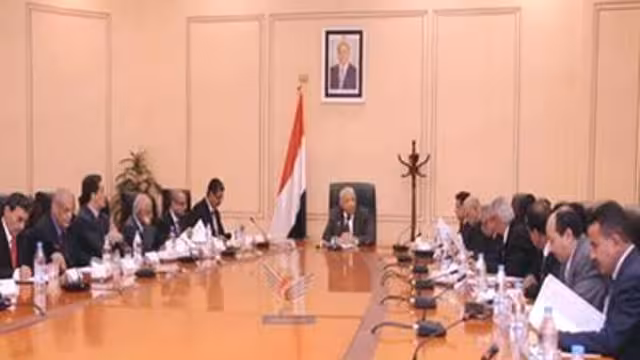 لجنة تسويق النفط تقر مبيعات دورة يونيو 2014م