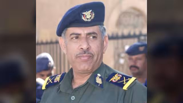 وزير الداخلية يصدر حزمة قرارات واسعة بالإدارات الأمنية بصنعاء والمحافظات (الأسماء)
