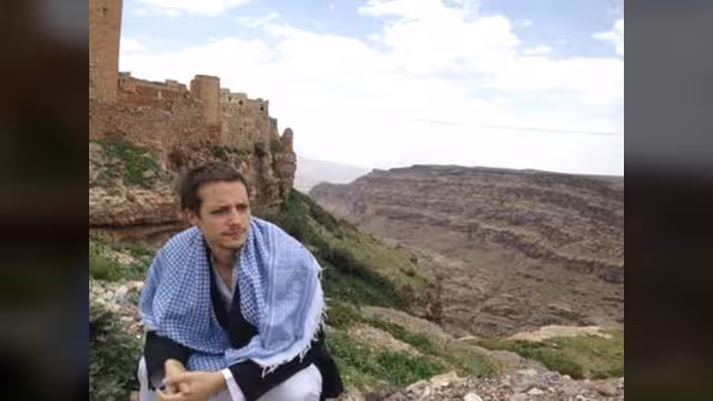 اليمن يطرد صحافيّاً أميركيّاً غطّى أحداث الثورة