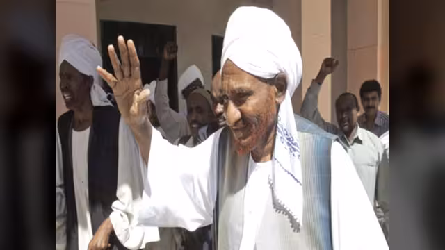 استنفار بالخرطوم والمهدي يحذر من داخل سجنه