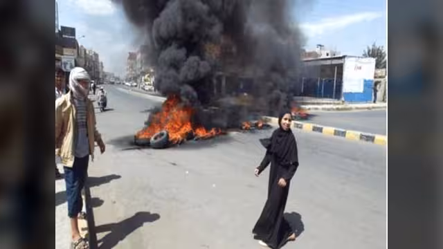 هادي يعزز سلطته بالإطاحة بوزراء التوافق