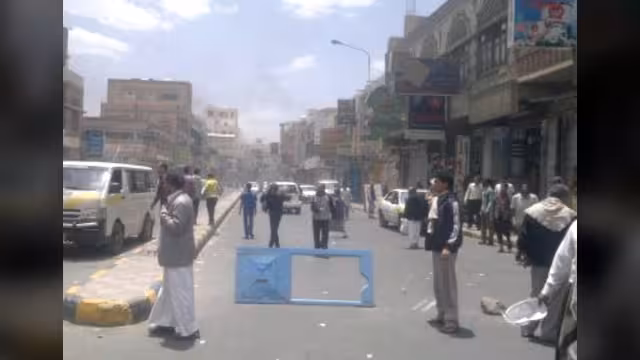 الاشتراكي اليمني والحوثيون يعترضون على التعديل الوزاري وإصلاحيون ينتقدون تعيين الحميري