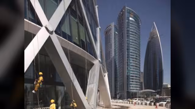 قطر تطلق صندوقاً إنسانياً لدعم العمالة الوافدة