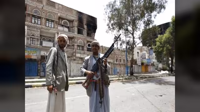 مقتل 13 شخصاً في مواجهات بين الجيش و"الحوثيين"