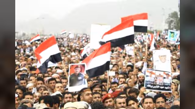 حشود كبيرة في تشييع القشيبي.. ونجله: لن نتنازل عن دم الشهيد