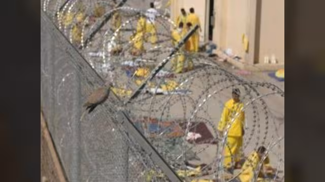 العراق: مقتل 51 سجيناً... والطائرات السورية تقصف مناطق عراقية