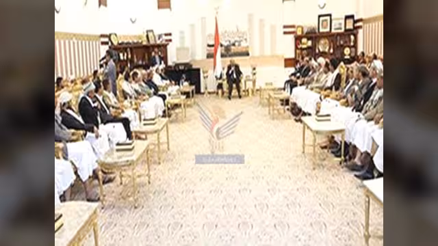الرئيس هادي يستقبل وجهاء ومشايخ  من أبناء مديريتي حراز وصعفان