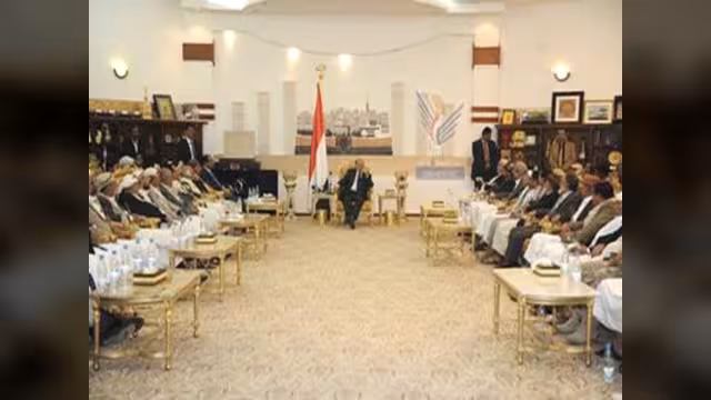 الرئيس هادي لمشائخ صنعاء: أنتم تمثلون الطوق الأمني للعاصمة