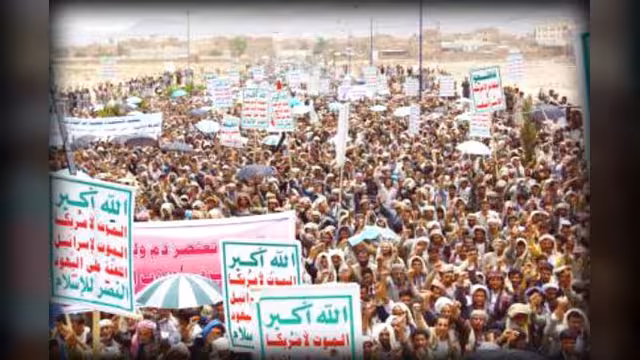 الحوثيون يتظاهرون بصنعاء ويحشدون اعتصامات مسلحة بمداخلها واتهامات للدفاع بتمونيها