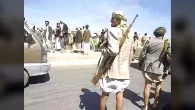 اللجنة الأمنية العليا تصدر بيانا حول الحشود الحوثية المسلحة بمداخل العاصمة صنعاء