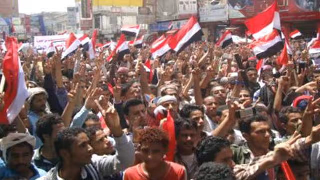 تظاهرات تدعم "الاصطفاف الوطني" في تعز والحديدة وإب