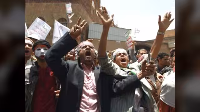 الرئيس هادي يطبق المبادرة الرئاسية لتغيير قواعد الشراكة